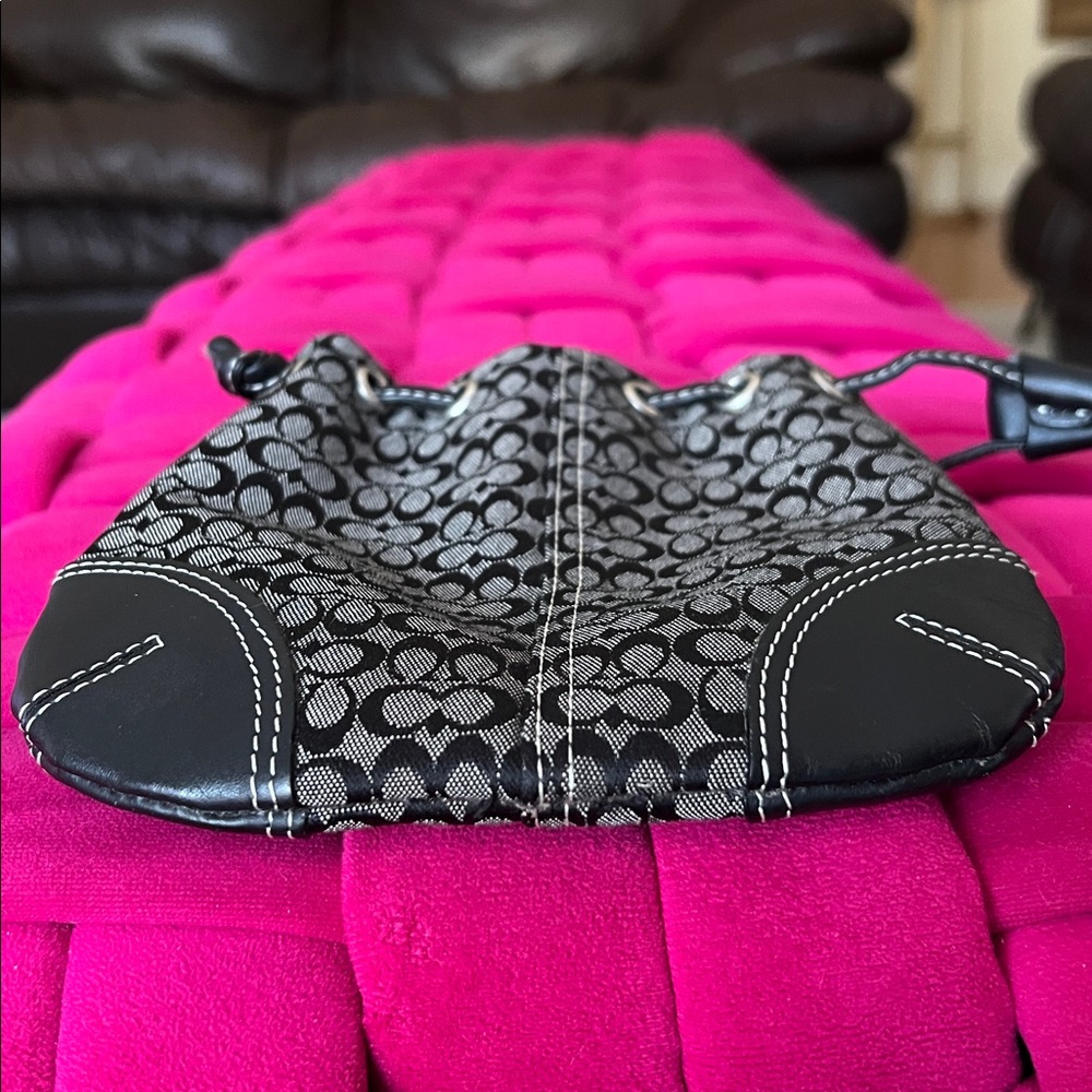 Coach Vintage Mini Signature Bucket Wristlet - Picture 8 of 11